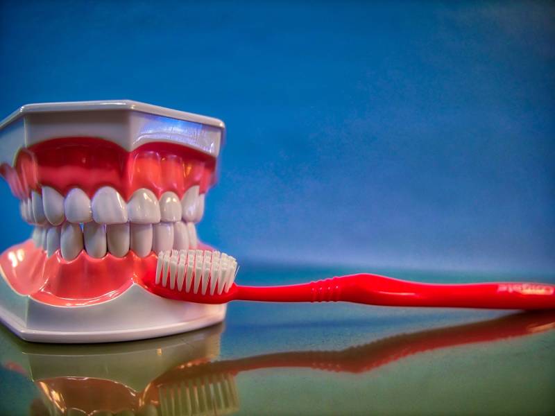 مراقبت‌ از دندان مصنوعی