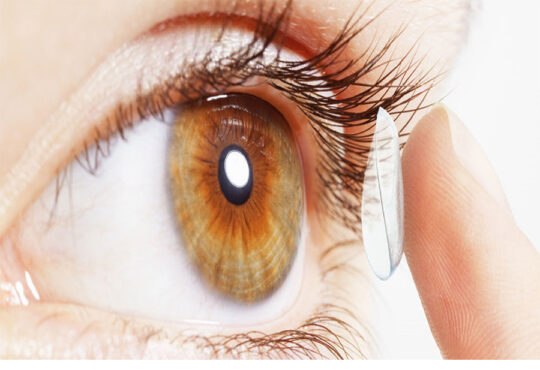جراحی لنز چشم